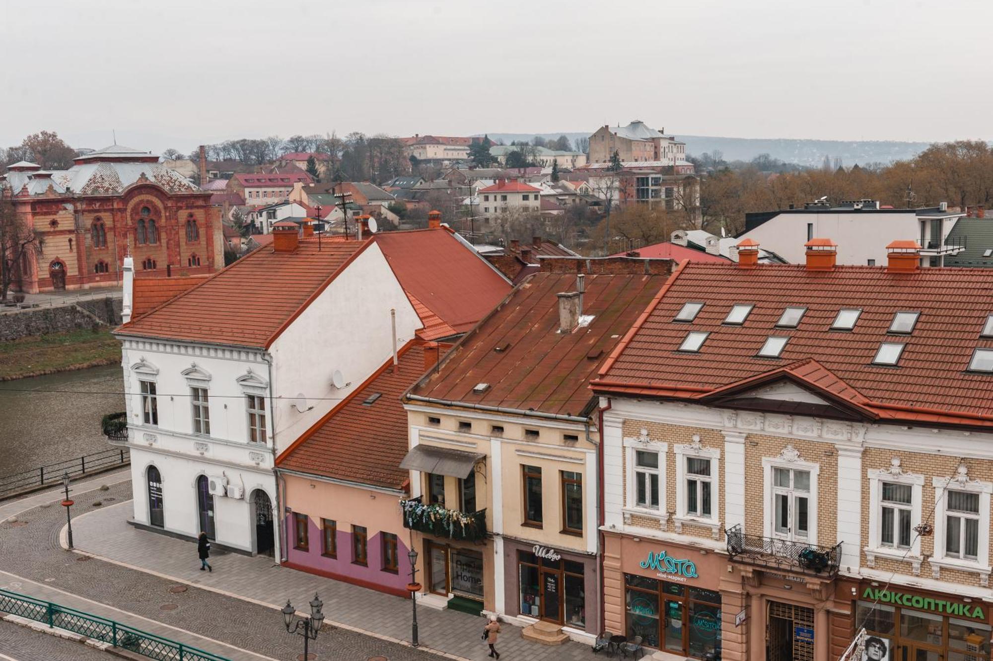 Old Continent Hotel Użhorod Zewnętrze zdjęcie
