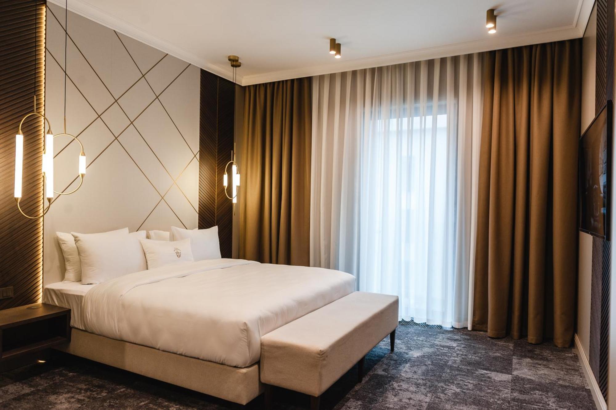 Old Continent Hotel Użhorod Zewnętrze zdjęcie